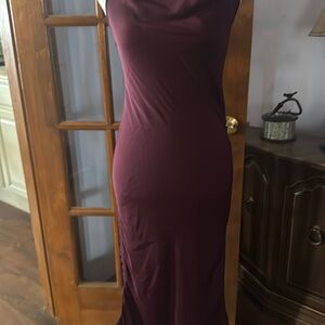 Elegant Burgundy Sleeveless Dress